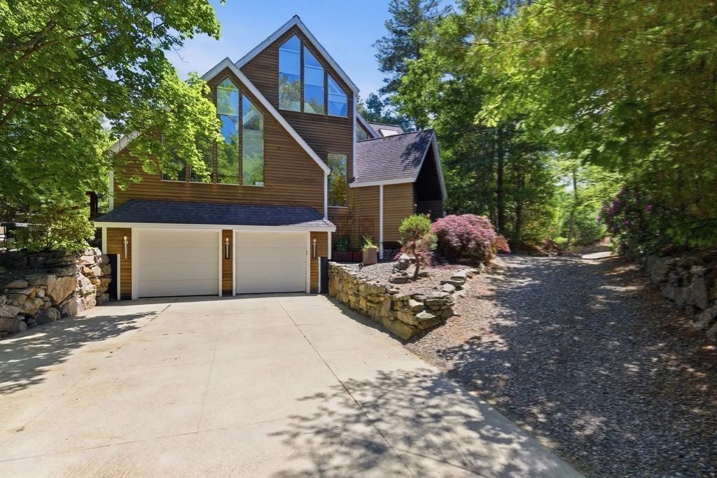 51 Deer Path #51, Hudson