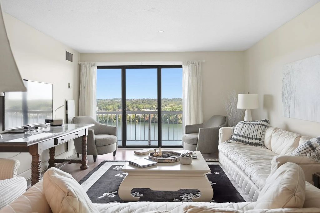65 Lake Ave #824, Worcester