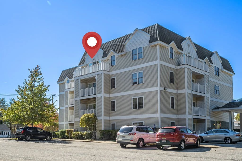 34 Burnham Rd #402, Methuen