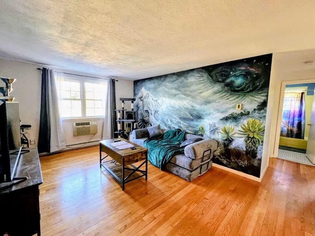 5 Colonial Village Drive U9 #short Term, Arlington