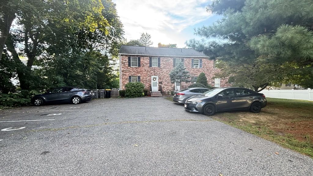 74 Elm St #a, Framingham