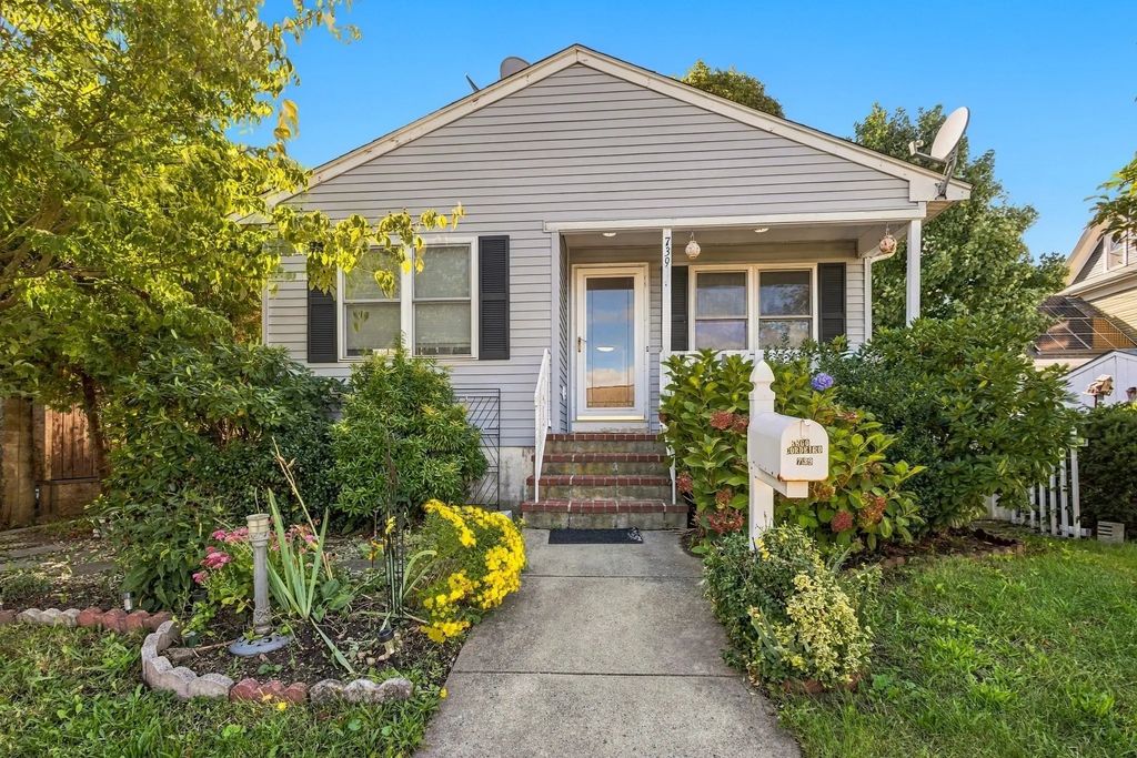 739 County St, New Bedford