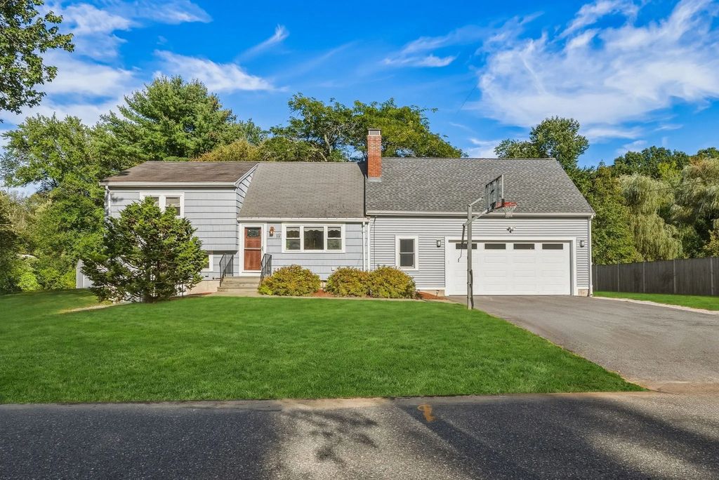 12 Dean Rd, Wayland