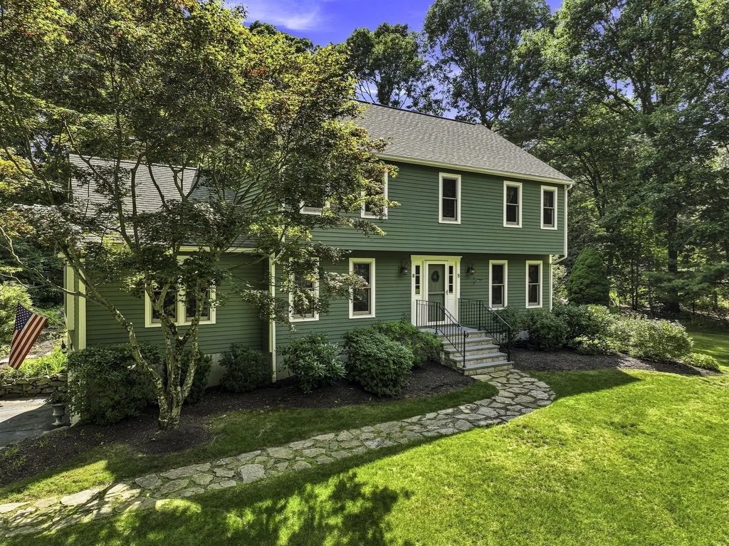 8 Joseph Rd, Hopkinton