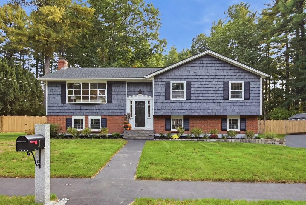 1 Puritan Road, North Reading