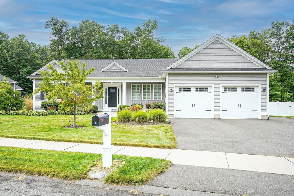49 Magnolia Ln, Belchertown