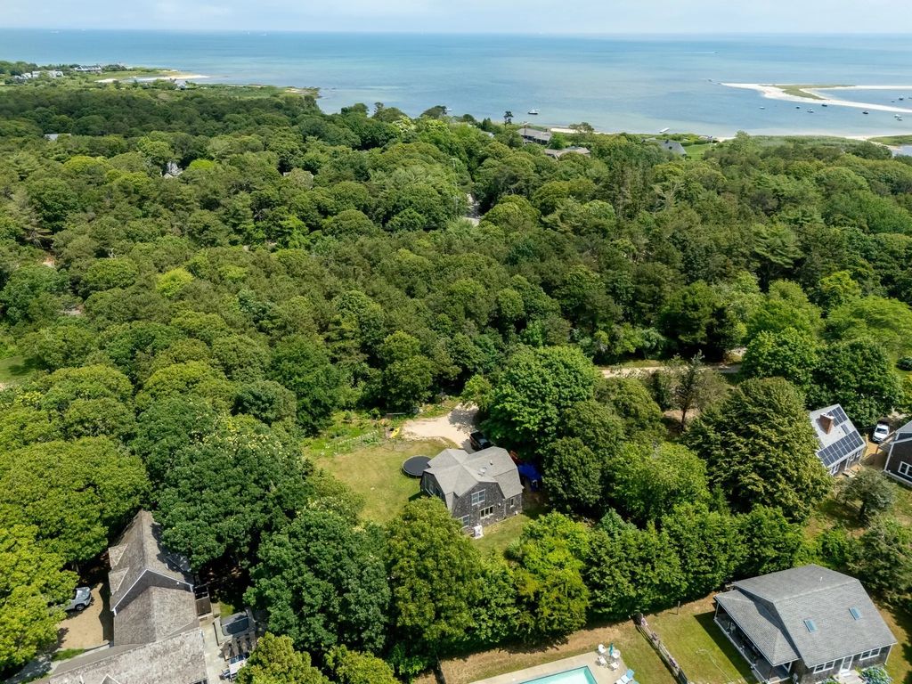 48 Plantingfield Way, Edgartown