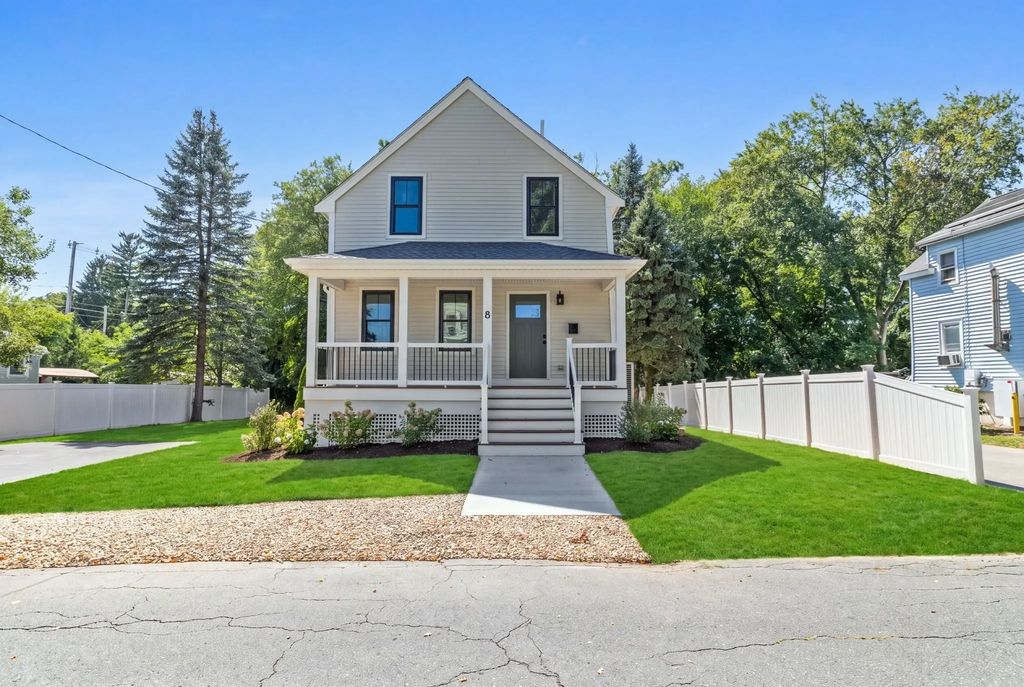 8 Rodman Rd, Ashland