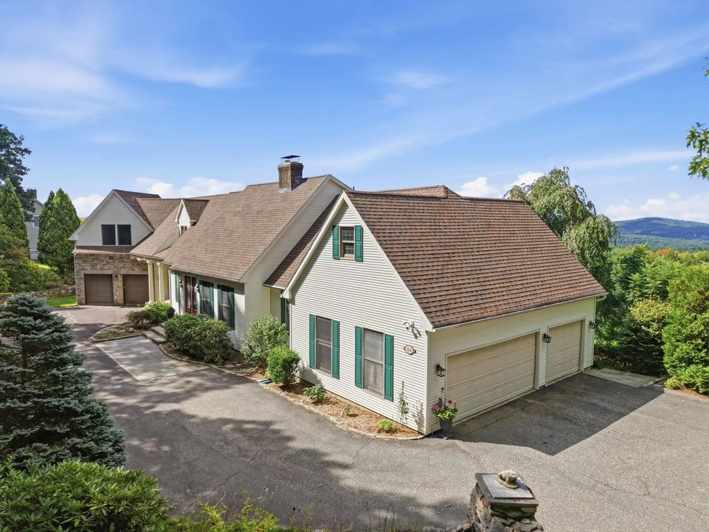 164 Hovey Rd, Monson