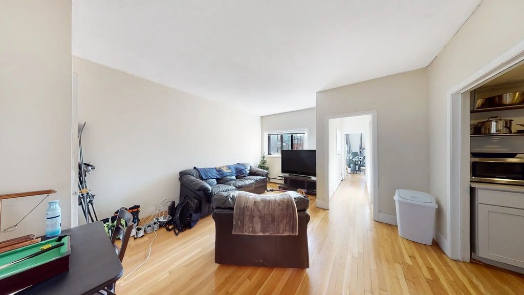 513 Beacon #10, Boston