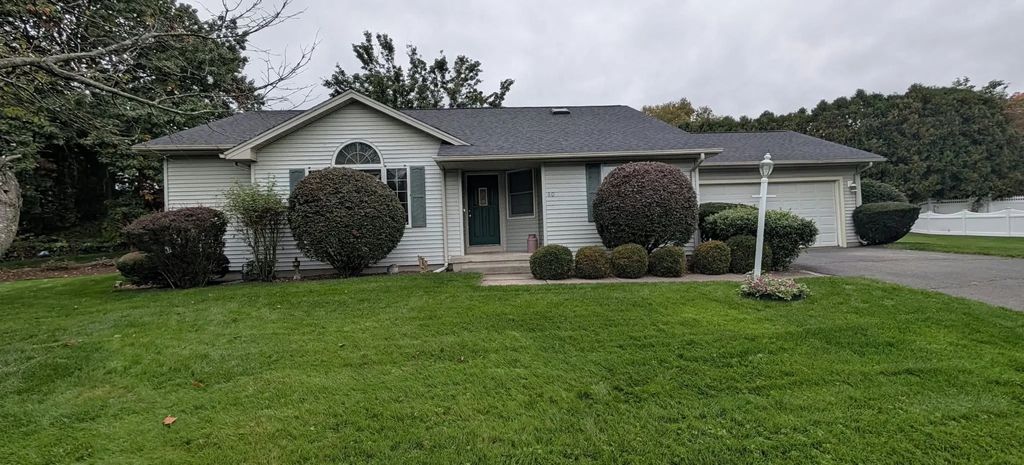 60 Applewood Ln, South Hadley