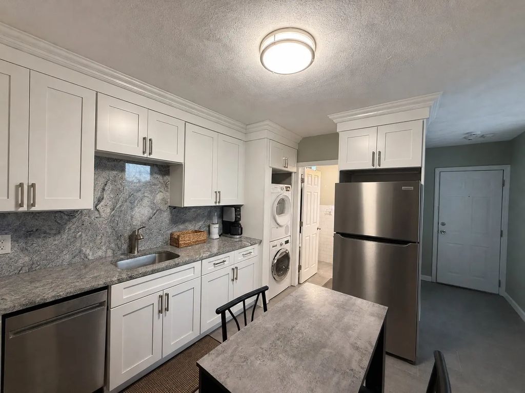 119 Cottage Street #4f, Boston