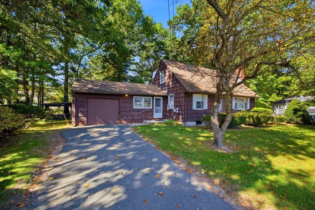 58 Pine Hill Rd., Springfield