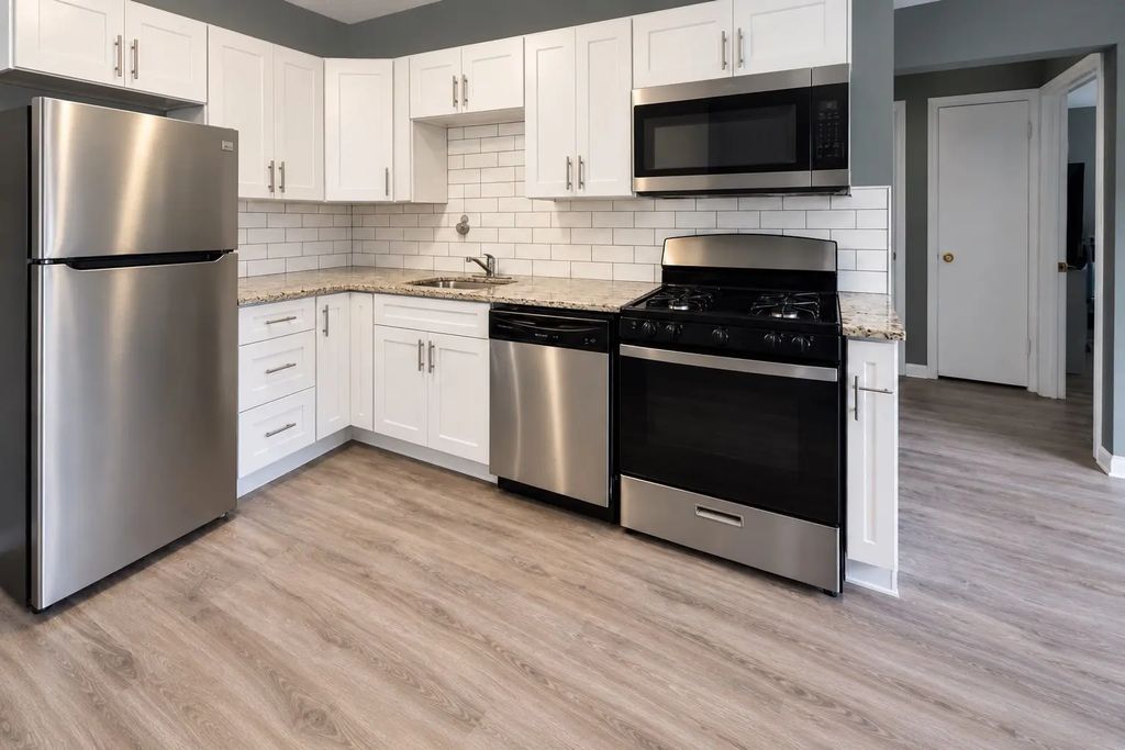 160 Tyngsboro Rd #6c, Chelmsford