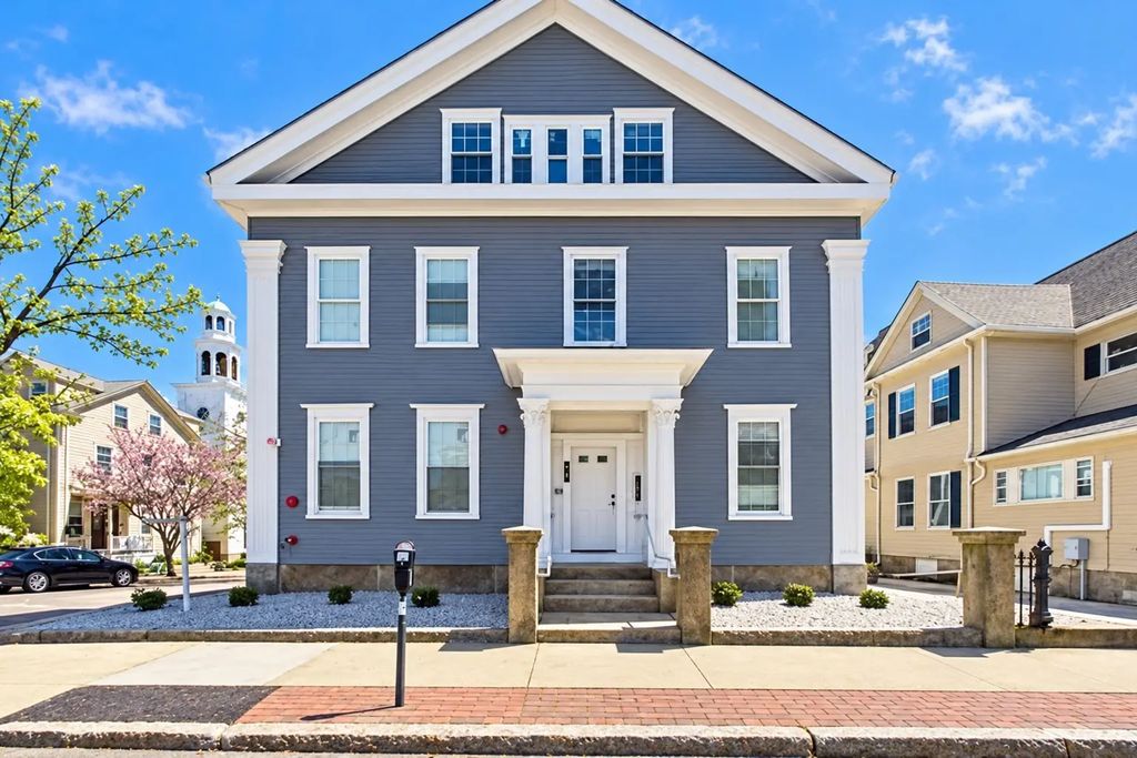 110 Eighth Street, New Bedford