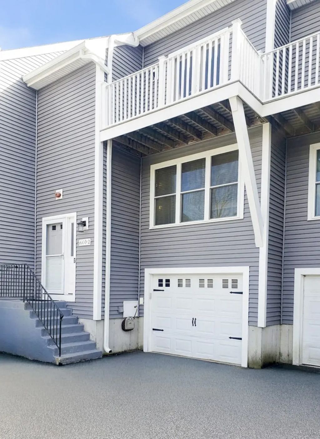 660 Thacher #14-02, Attleboro