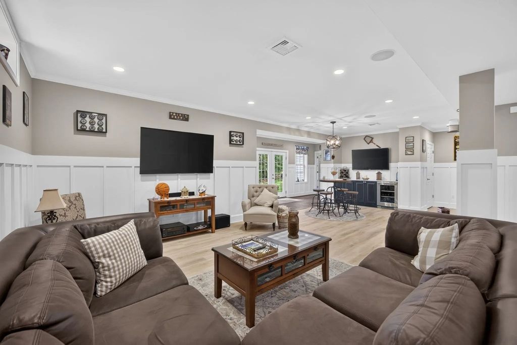 11 Saddleback, Plymouth