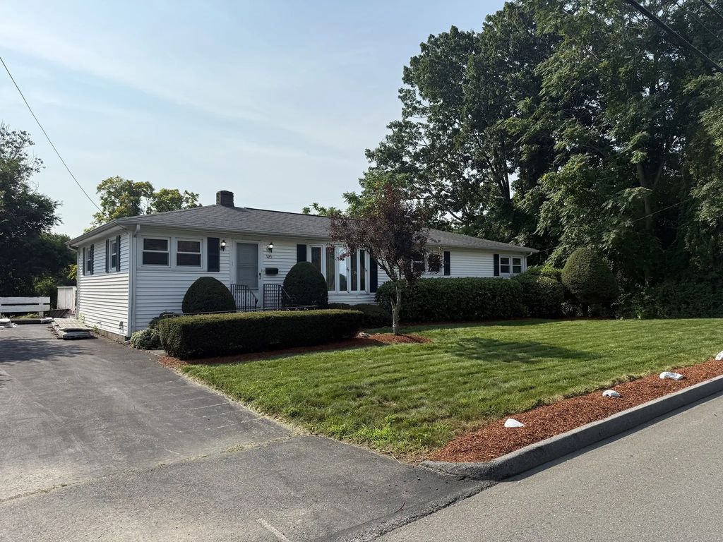 585 Burncoat #1, Worcester