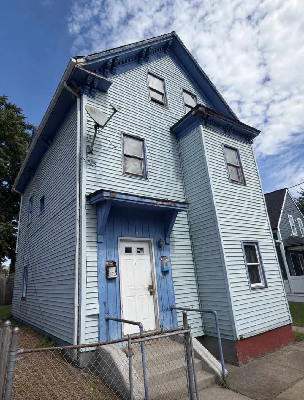 11 Brownville Ave, Lynn