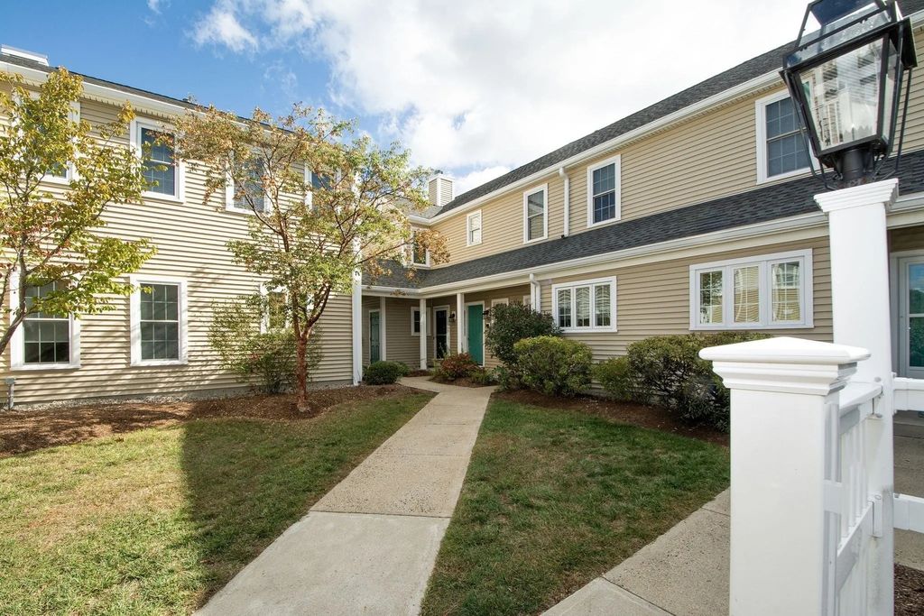 365 Tilden Commons Ln #365, Braintree