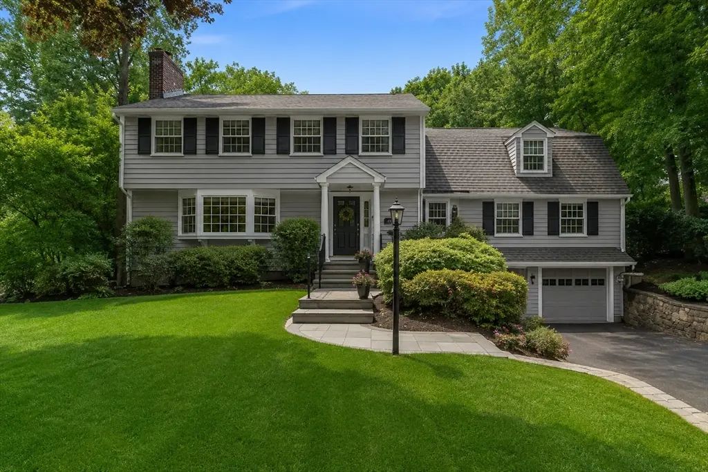 22 Tanglewood Road, Wellesley