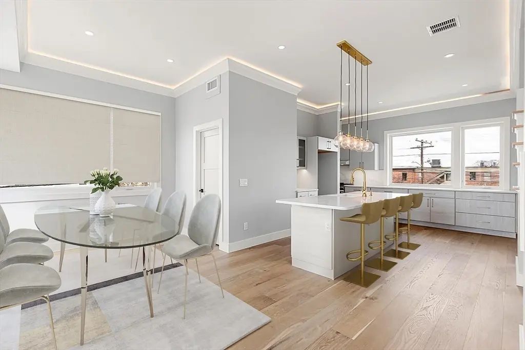 312 Newton Street #2a, Waltham