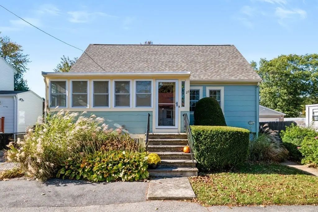 25 Hillcrest Ave, Beverly