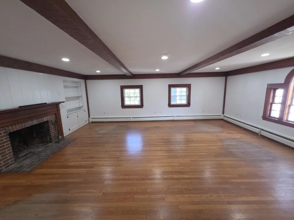 8 Hollis St #c2, Groton