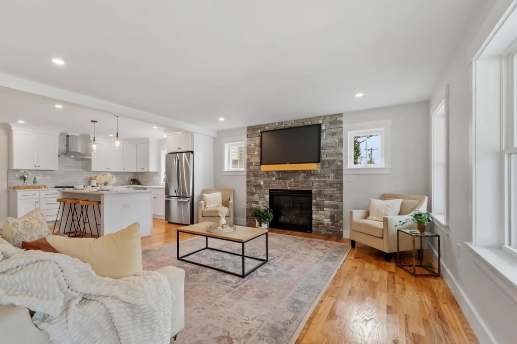 688 Westford St, Lowell