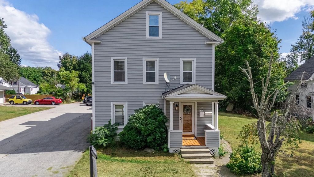 547 School St, Webster