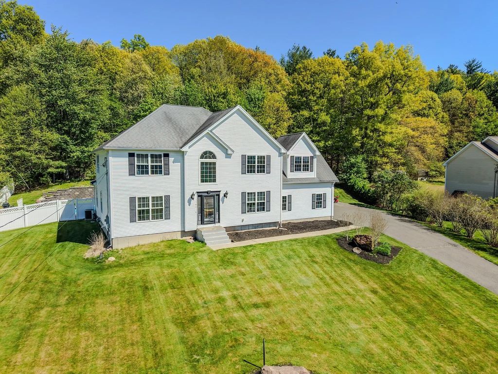 1507 E Mountain Rd, Westfield