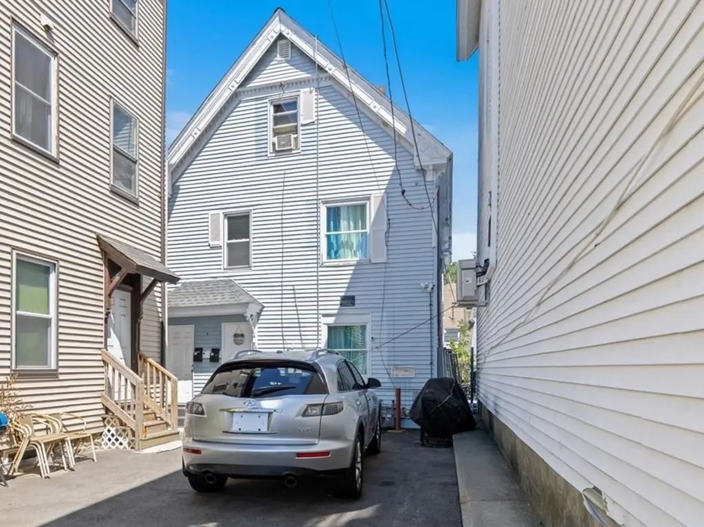 11-13 Center St, Methuen