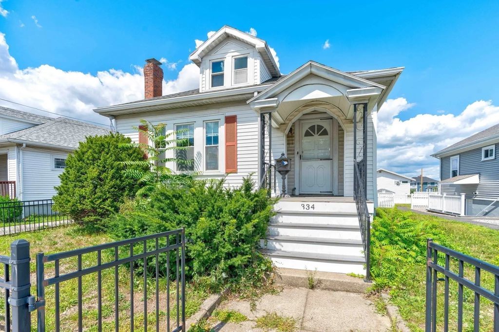 334 Sea St, Quincy