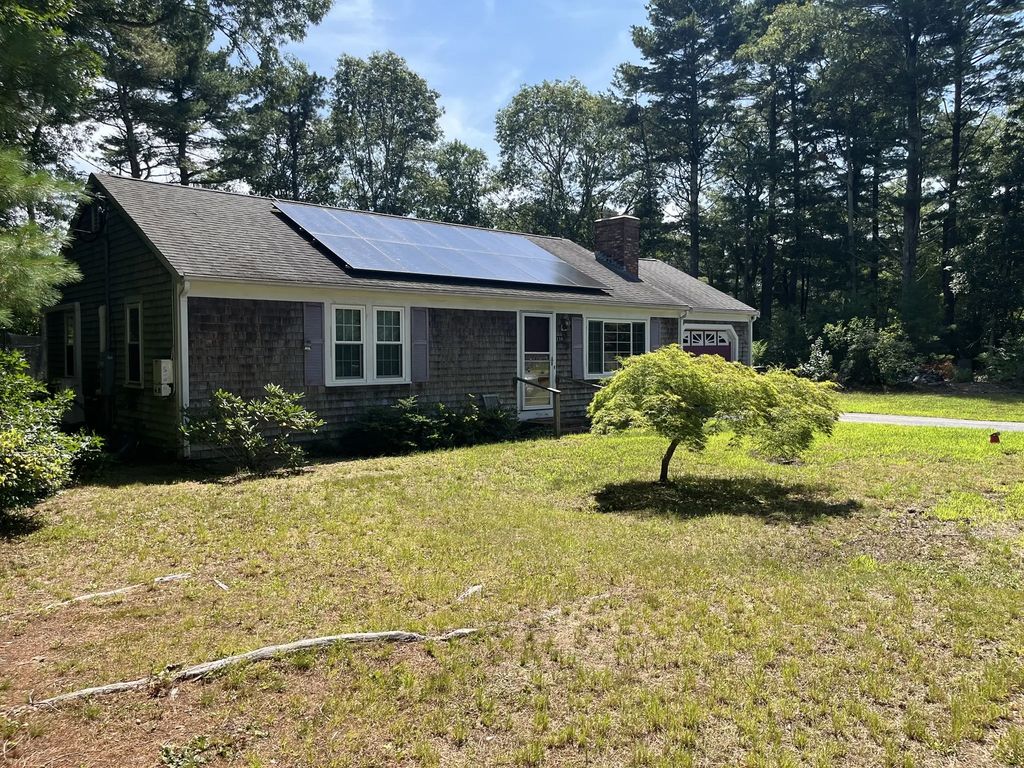 110 Goff Ter, Barnstable
