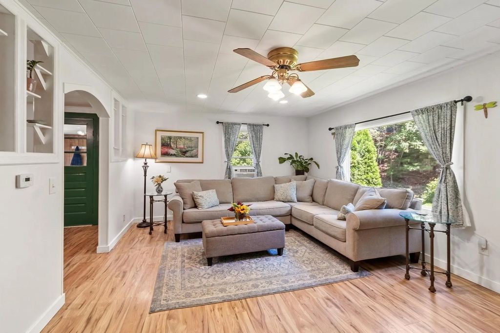 84 Fern Ave., Amesbury