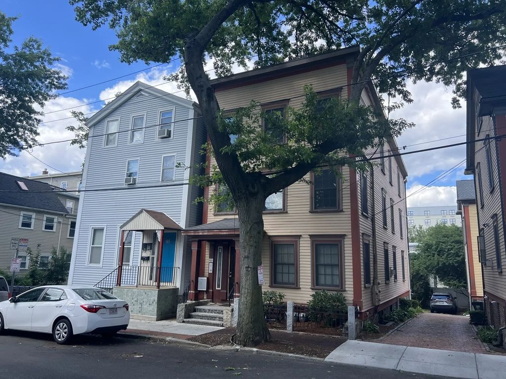 93 Gore St #3, Cambridge