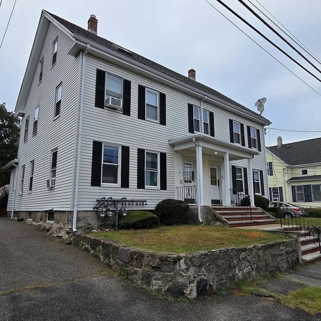 15 Albertina St #1l, Quincy