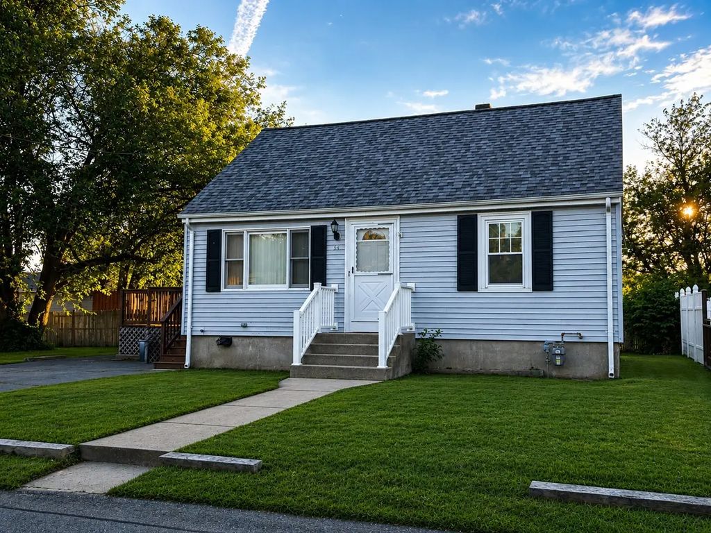 63 Prairie Ave, Swansea