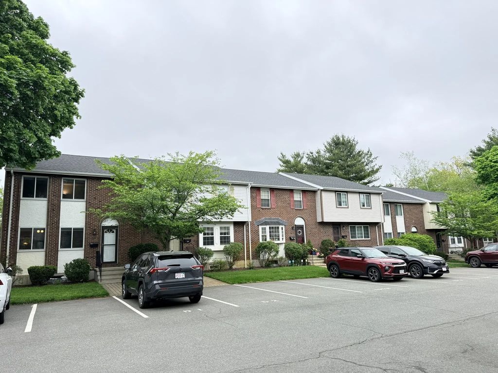 399 Pond St #d1, Braintree