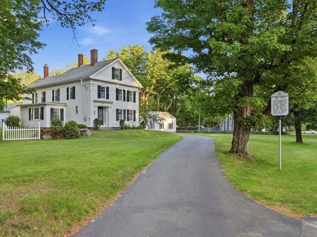 834 Pleasant St, Athol