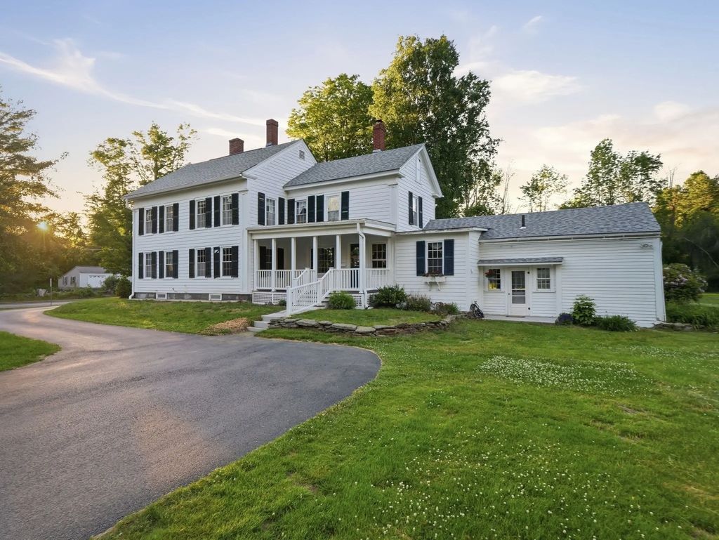 834 Pleasant St, Athol
