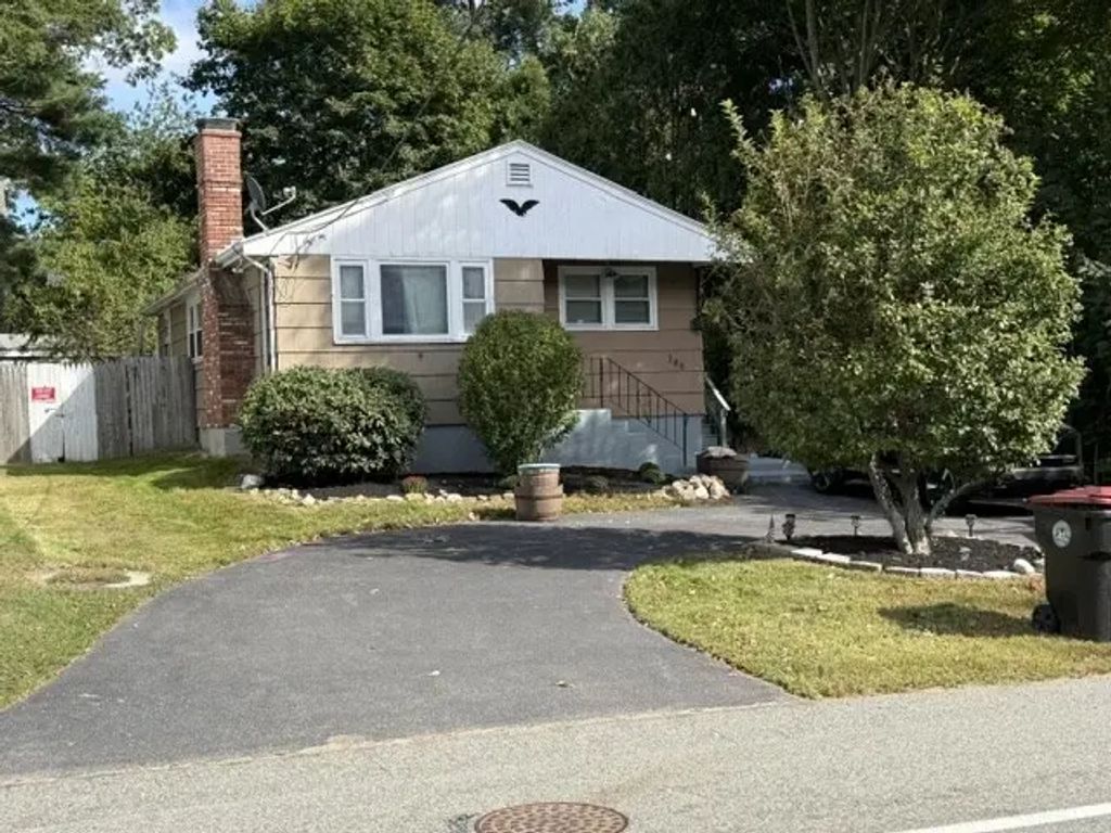 186 Pearl St, Brockton