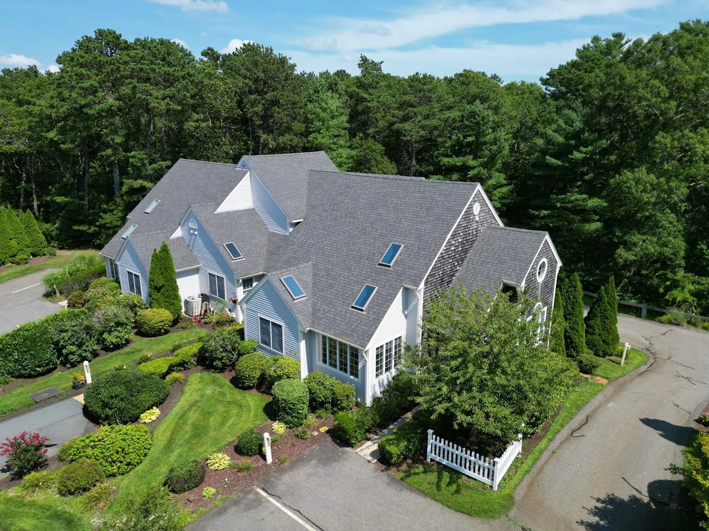 68 Gold Leaf Lane #68, Mashpee