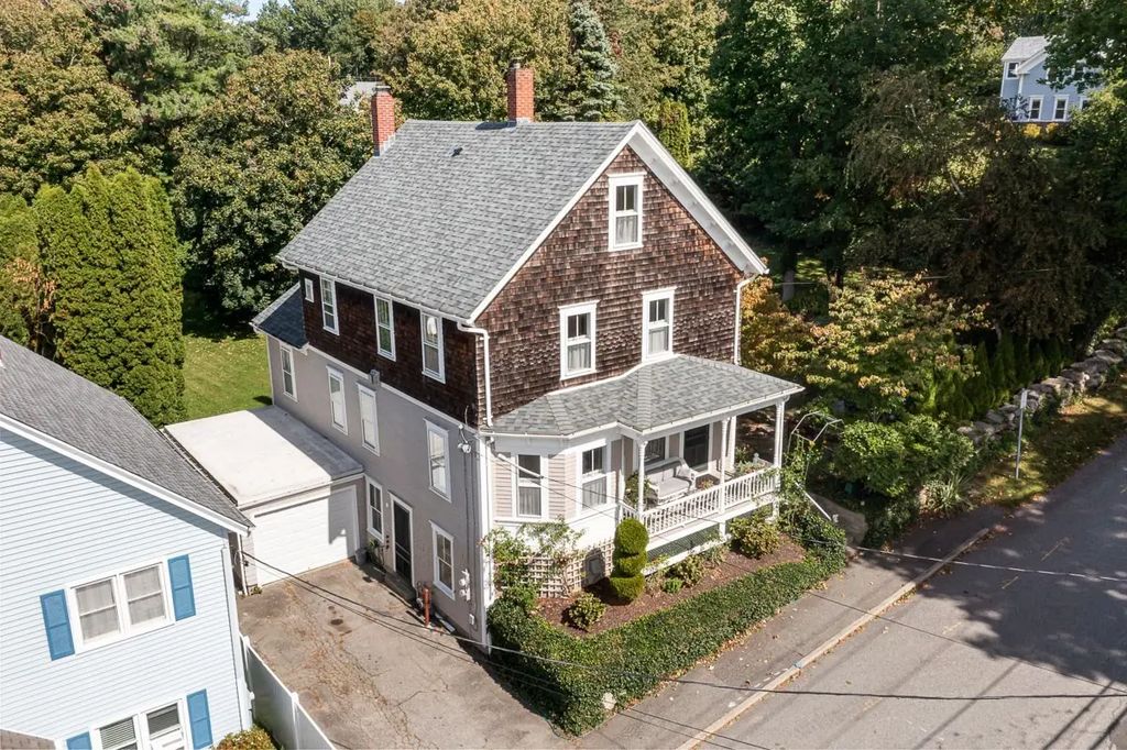 56 Lawton Ave, Tiverton