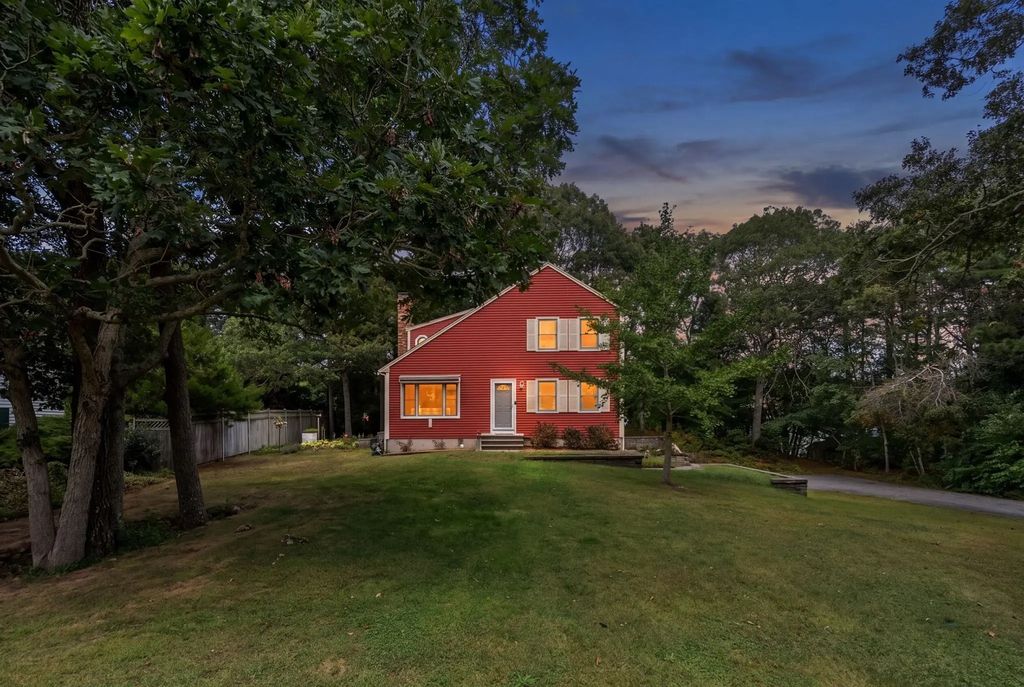12 Eldridge Street Ext, Bourne
