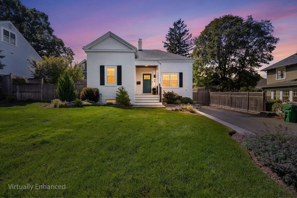 68 Terrace Rd, Medford