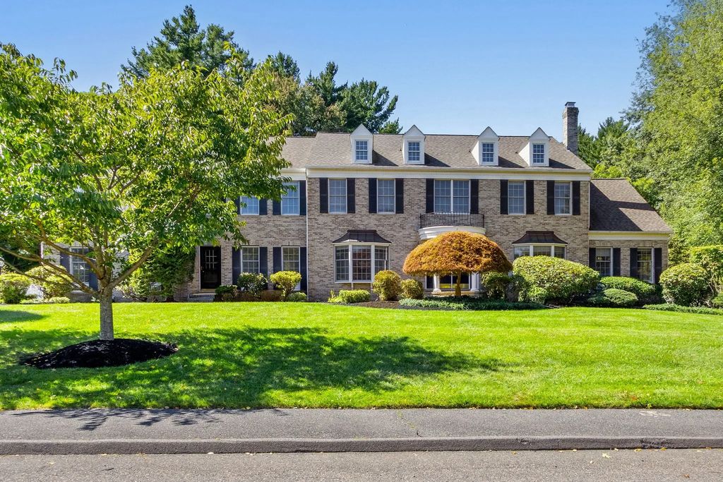 7 Cherokee Rd, Canton
