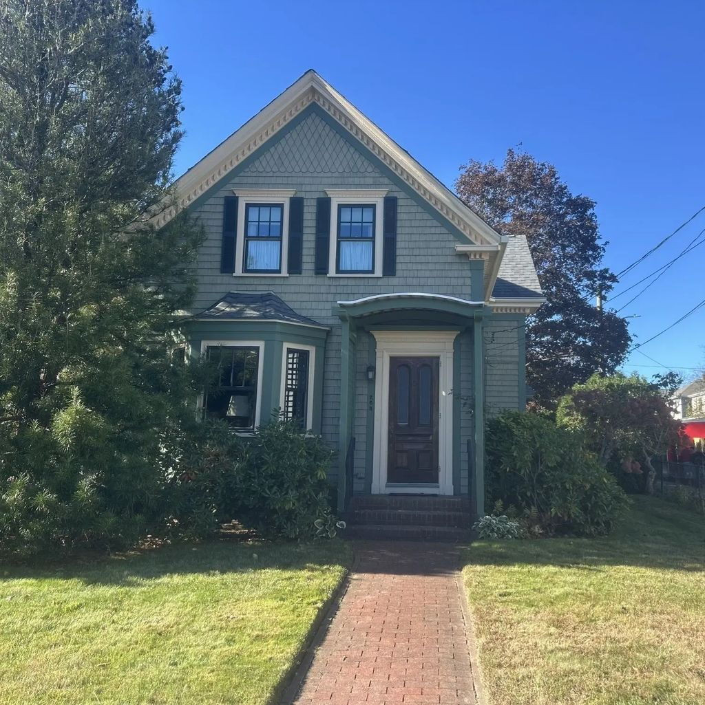 268 Court, Plymouth