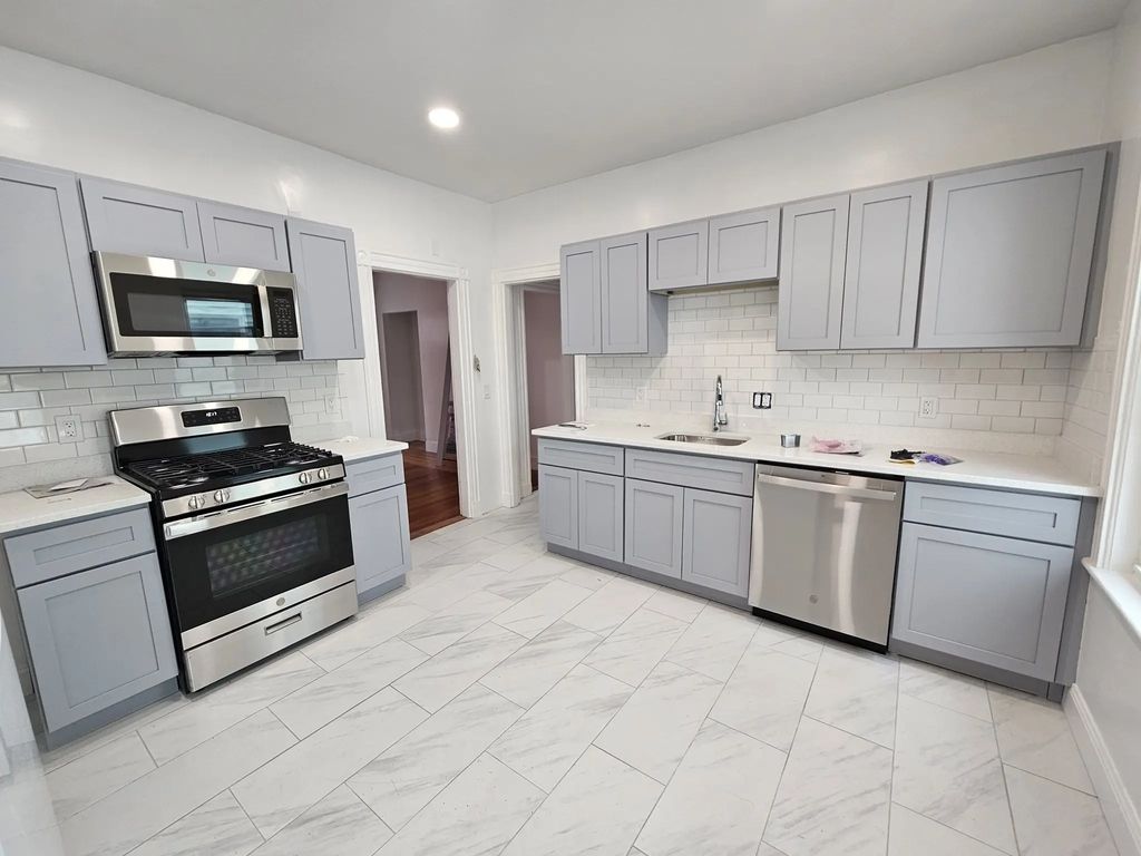 17 Dix St #1, Boston