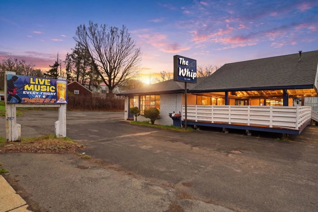 287 N Elm St, Westfield